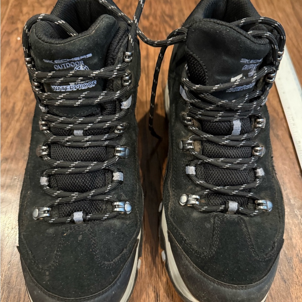 Skechers Black Men's Waterproof Outdoor Hiking Boots